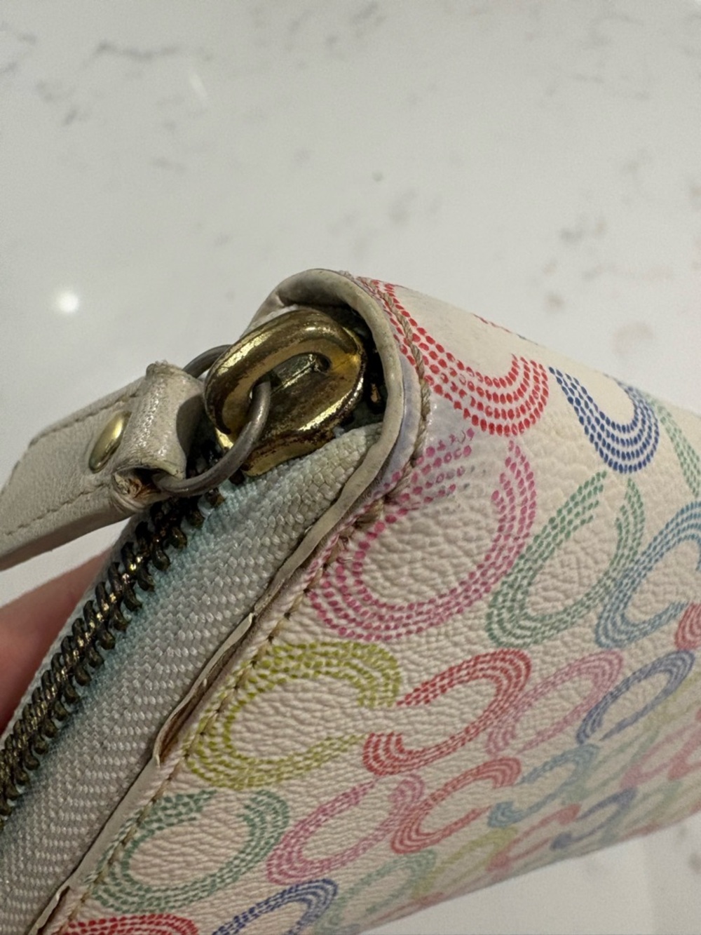 COACH ZIP AROUND WALLET - Picture 7 of 9